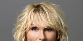 Jennifer Saunders and Judi Dench together at last!