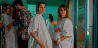 Parallel Mothers – REVIEW