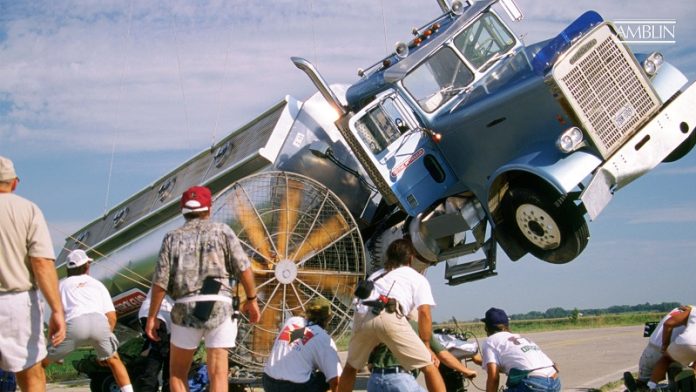 special effects on the first Twister - Director Jan De Bont reveals all
