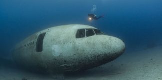 Drowning – a plane disaster movie! Drowning - a plane disaster movie!